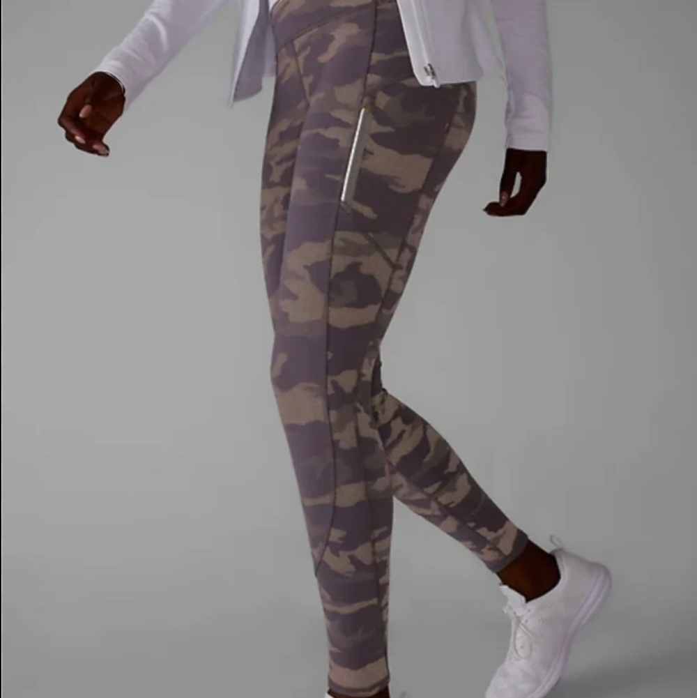 Athleta Rainier Reflective High Waist Athleasure Leggings Travel Outdoor Size 3X